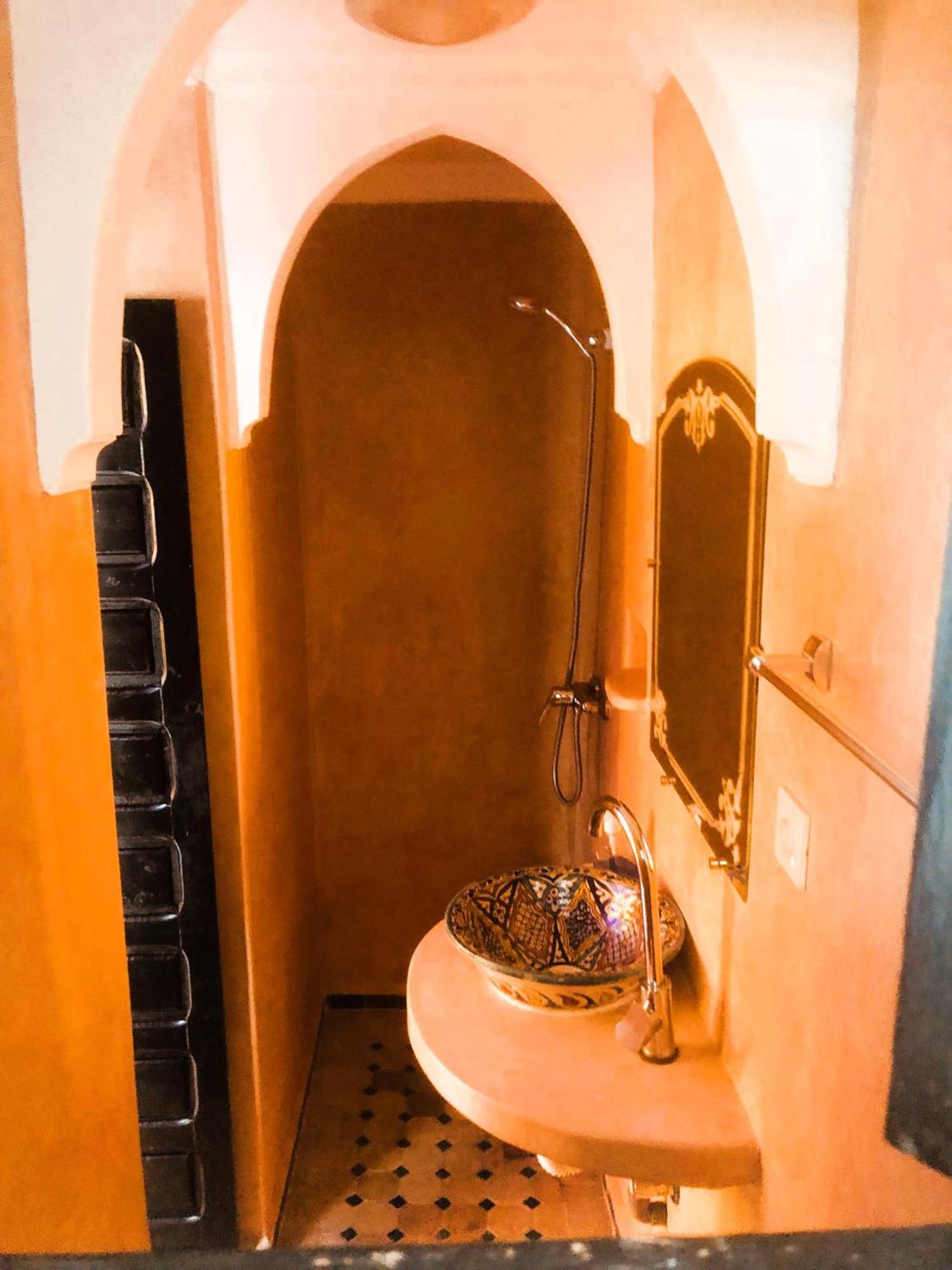 Quarya Assiyahia - Riad Camilia- Maison Entiere Avec Piscine Marrakesh Eksteriør billede